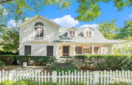 Saugatuck House | Butlers Quarters