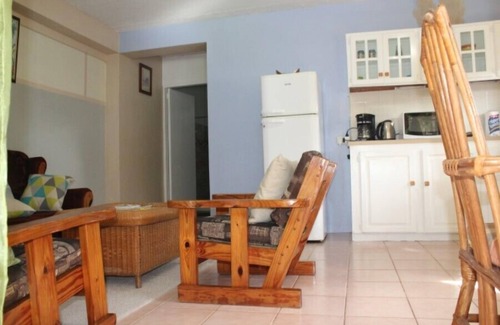 Arnos Vale Apartment | Buttercup Cottage Apartments