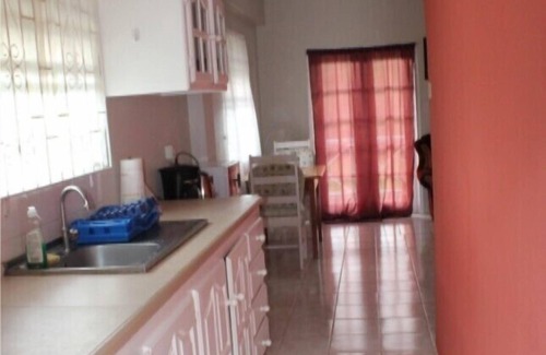Arnos Vale Apartment | Buttercup Cottage Apartments