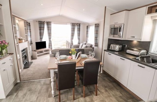 Runswick Bay Cottage | BUTTERCUP LODGE, pet friendly, character holiday cottage in Staithes