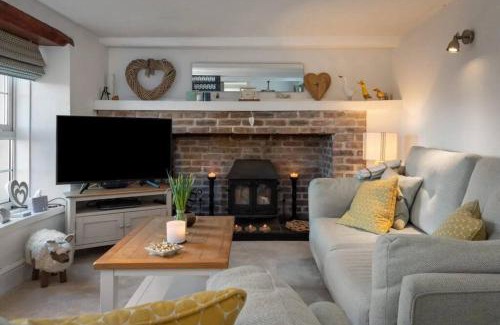 Saundersfoot House | Buttercup