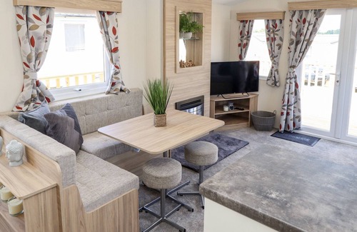 Crowle Cabin | BUTTERMERE LODGE - WESTFIELD 4, pet friendly in Crowle
