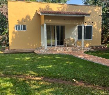 Jinja Bed & Breakfast | Buutu Nest