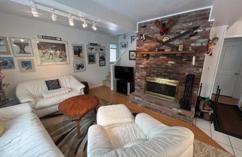 Stratton and Bromley Ski Areas House | Buzz's Place