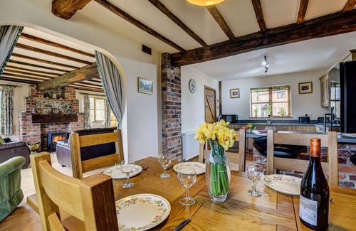 Meifod House | Bwthyn Efyrnwy - Two Bedroom House, Sleeps 4