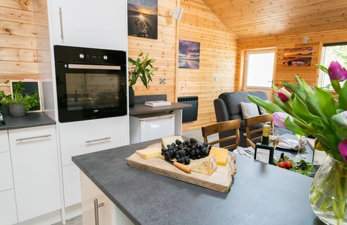 Tyn-y-Gongl Cottage | Bwthyn Gwyn - a dog that sleeps 4 guests in 2 bedrooms