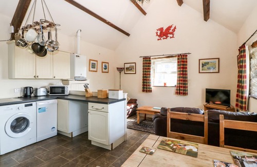 Rhyd-y-clafdy Cottage | BWTHYN YR ONNEN (ASH COTTAGE), pet friendly in Pwllheli
