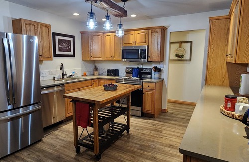 Traverse City House | By the Bay cabin retreat!