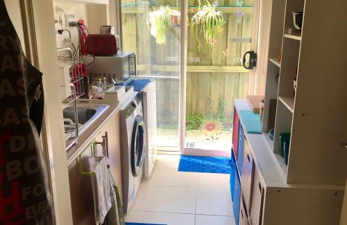 St Leonards Bed & Breakfast | By the Bay short stays private suite 1 to 4 days