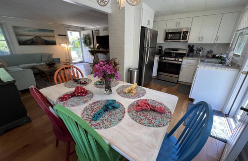 Conneaut Lakeshore Cottage | By the Lake Cottage