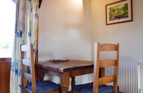 Thame House | Byre Cottage - Meadowbrook Farm