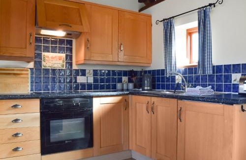 Thame House | Byre Cottage - Meadowbrook Farm