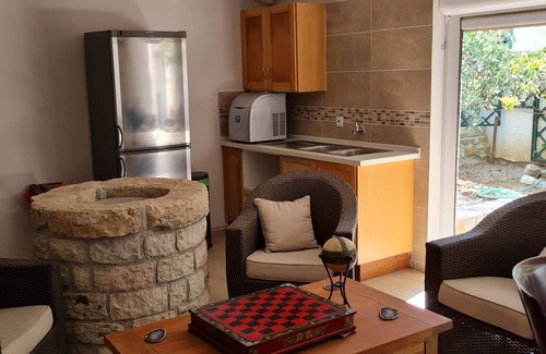 Kioni Apartment | Byron House - Apartment 2