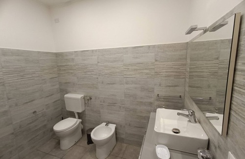 Gorizia Apartment | Byron's Holiday House (Ground Floor)