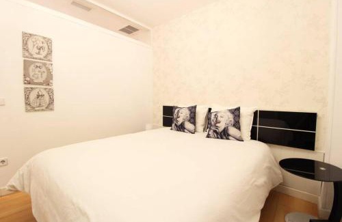 Palacio Apartment | Céntrico Apartamento Estilo Pop-Art by Batuecas