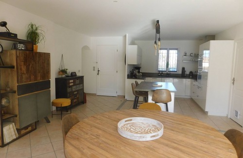 Pierrefeu-du-Var House | Côte D'azur, Villa Avec Piscine, Proche de Hyères les Palmiers. 4 Chambres