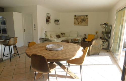 Pierrefeu-du-Var House | Côte D'azur, Villa Avec Piscine, Proche de Hyères les Palmiers. 4 Chambres