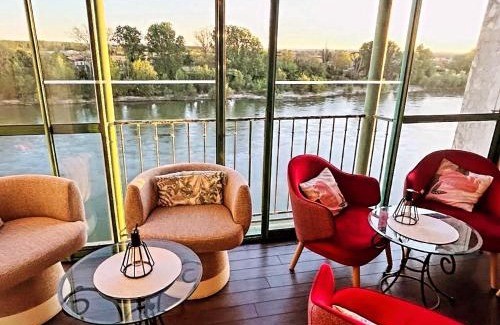 Tonneins Hotel | CÔTE GARONNE le BALCON DES DAMES -hôtel et restaurant- Tonneins Fauillet Marmande - vue panoramique bord de Garonne chambres climatisées