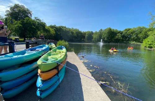 West New York Apartment | C 1 COZY APt IN WEST NY, NEW JERSEY, at 2 bloks from bus stop-15 minutes 2NY 7MINUTES VIA NYWATERWAY FERRY-BETTER CAN'T BE!