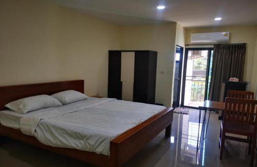 Krathum Baen Apartment | C Park