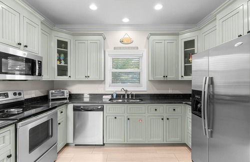 Kiska Beach House | C's The Day! Second to the beach, 3 Bed Plus loft