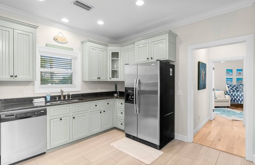 Kiska Beach House | C's The Day! Second to the beach, 3 Bed Plus loft