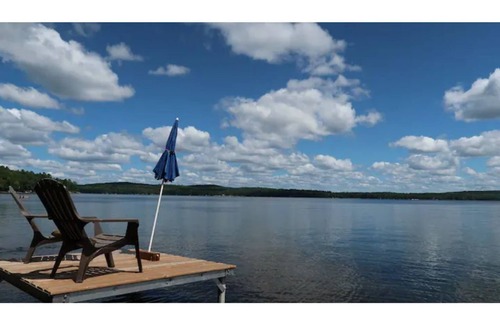 Algonquin Highlands Apartment | Charming waterfront mini-cottage on peninsula, footsteps to water's edge