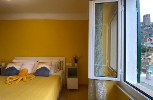 Vernazza Apartment | Ca' Bea with AC and Terrace