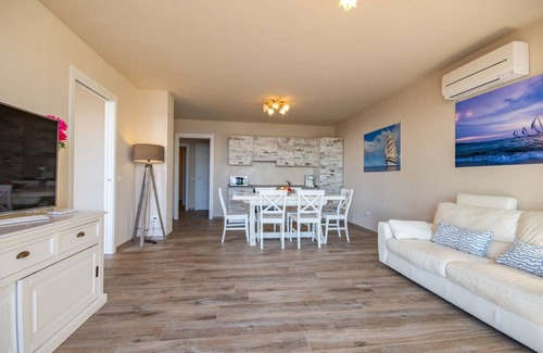Toscolano Maderno Apartment | Cà Bianca sotto: in the middle of the nature with jacuzzi and lake view