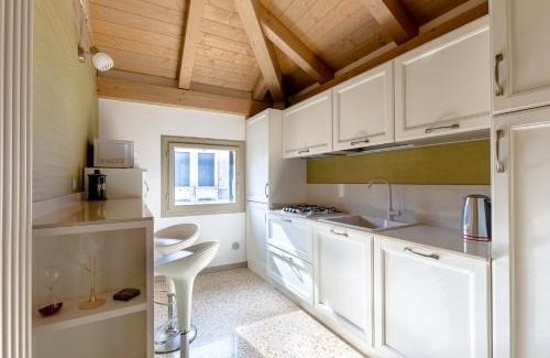 Cannaregio Apartment | Ca' Cappello Venice Apartment 2 with Canal View
