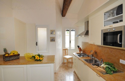Dorsoduro Apartment | Ca' Dell'Artista with Balcony and Terrace