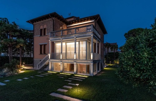 Santa Maria in Stelle Apartment | Ca’ delle Contesse Luxe Waterfront Liberty Villa