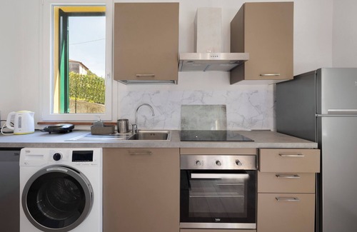 Gorra Apartment | Ca di perti Apartment 1 with Wi-Fi, A/C & Garden