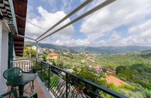 San Lorenzo della Costa Apartment | Ca' do Pescou, Charming 2,Bedroom Apartment with Stunning Hill Views Overlooking the Greenery