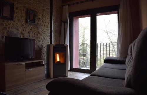 Sant Feliu de Pallerols Apartment | Ca La Tambona