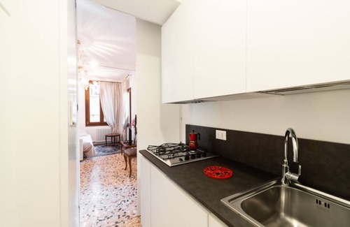 Santa Croce Apartment | Ca Maria, bright and quite apartment in Venice