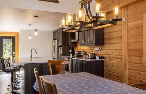 Sainte-Marguerite-du-Lac-Masson Ski Chalet | Access to Lake Walfred - Spa - Monsoon Club