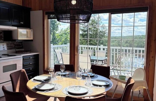 Sainte-Marguerite-du-Lac-Masson Ski Chalet | Chalet avec spa au lac Tyrol