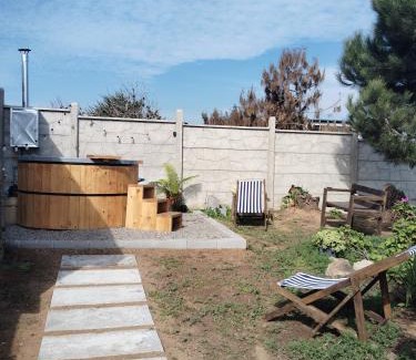 Las Cruces House | Cabaña con antejardín y Parrón