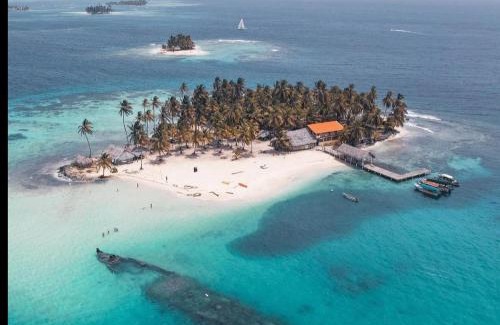 Carti Tupile House | Cabaña frente al mar de Guna Yala Isla del Barco hundido