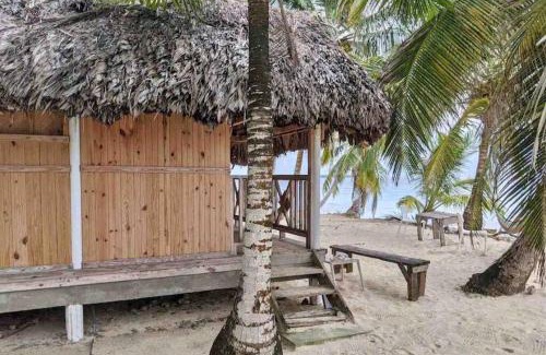 Carti Tupile House | Cabaña frente al mar de Guna Yala Isla del Barco hundido