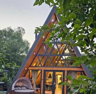 Balsa Ski Chalet | Cabana A-freim D&J Mada