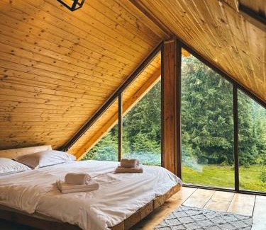 Vartop Ski Chalet | Cabana BellaMonte
