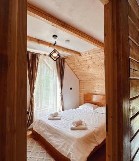 Vartop Ski Chalet | Cabana BellaMonte
