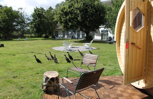 Oldenburg in Holstein Cabin | Cabana-Economy-Shared Bathroom-Garden view-Schlaffass 2