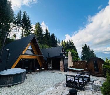 Borsa House | Cabana Green Hill