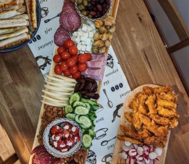 Gura Barbuletului House | Cabana Om Bun