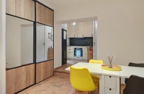 Rochefort-du-Gard House | Cabanon provençal