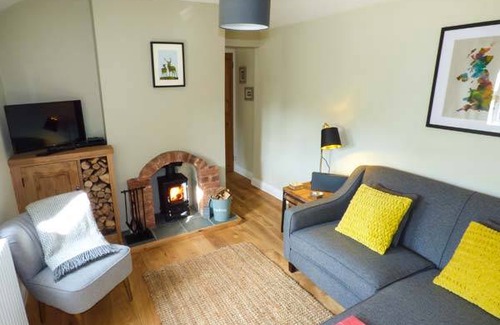 Little Malvern Cottage | Cabin ∙ 1 bedroom ∙ 2 guests