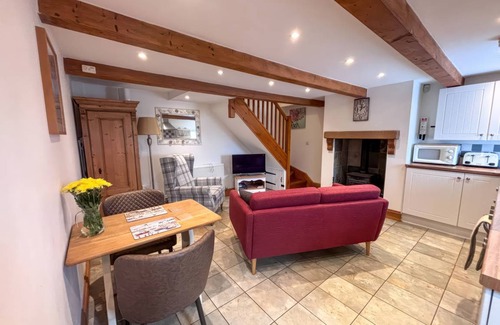 Longnor Cottage | Cabin ∙ 1 bedroom ∙ 2 guests